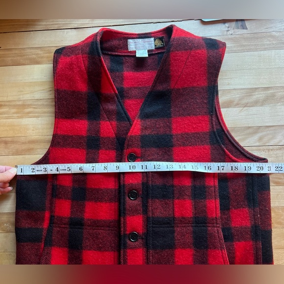Filson Red Black Plaid 100% Virgin Wool Mackinaw Vest Size 40 USA EUC - Picture 6 of 8